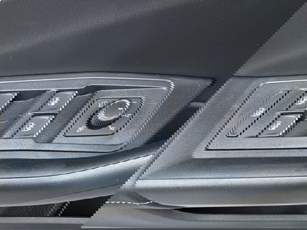 Volkswagen T-Roc nuova a Vicenza (13)