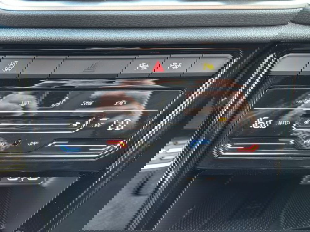 Volkswagen T-Roc nuova a Vicenza (18)