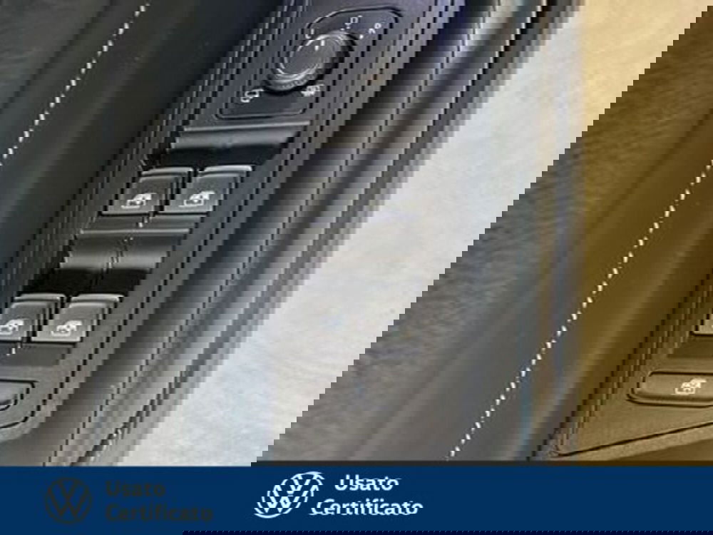 Volkswagen T-Roc usata a Vicenza (16)