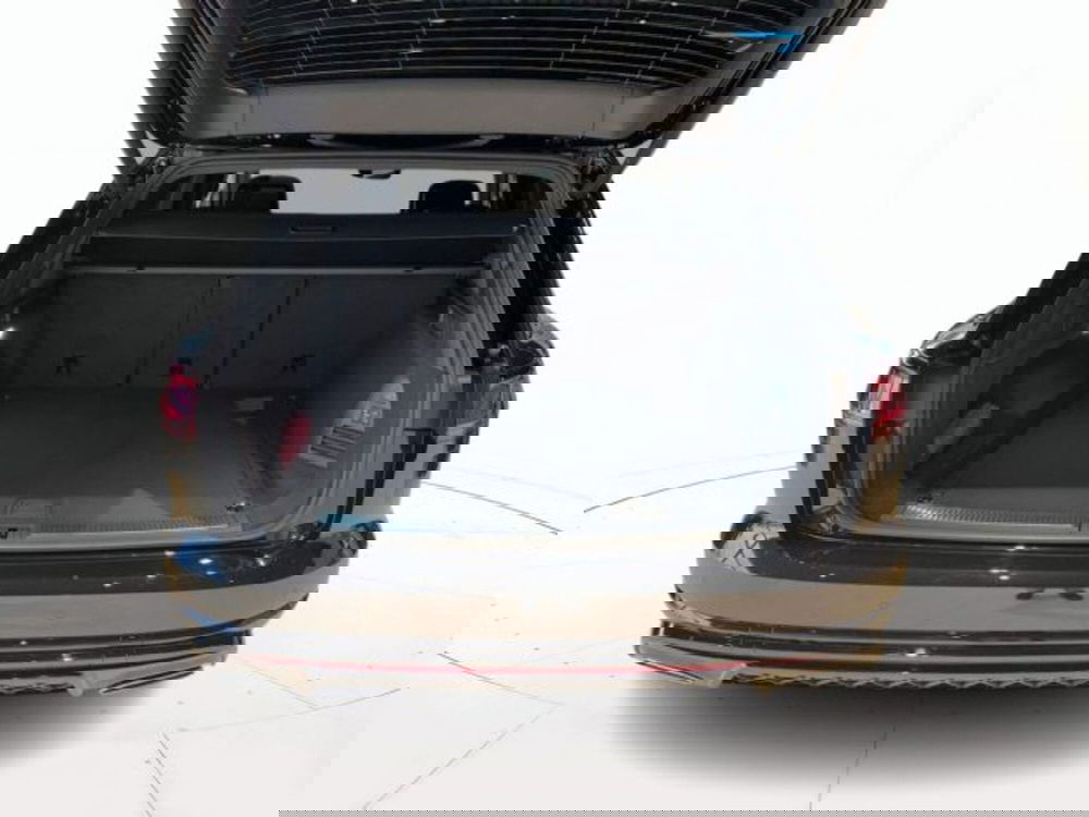 Volkswagen Touareg nuova a Vicenza (11)