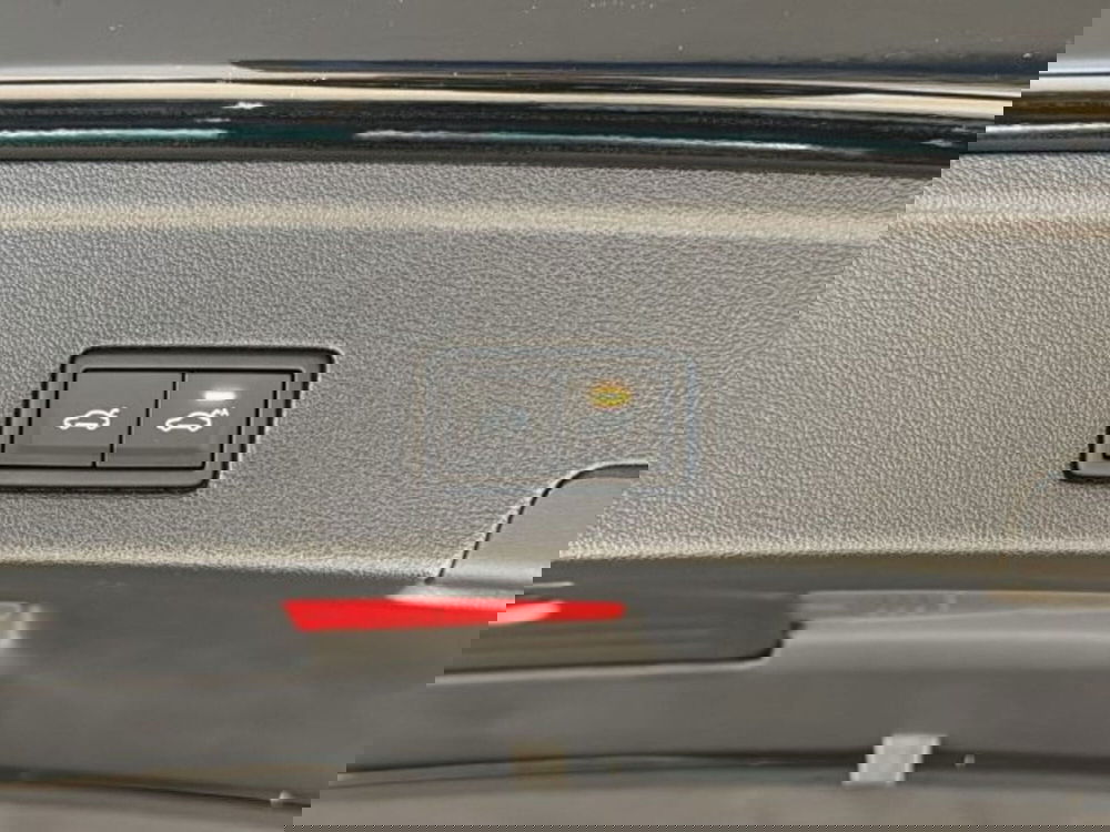 Volkswagen Touareg nuova a Vicenza (12)