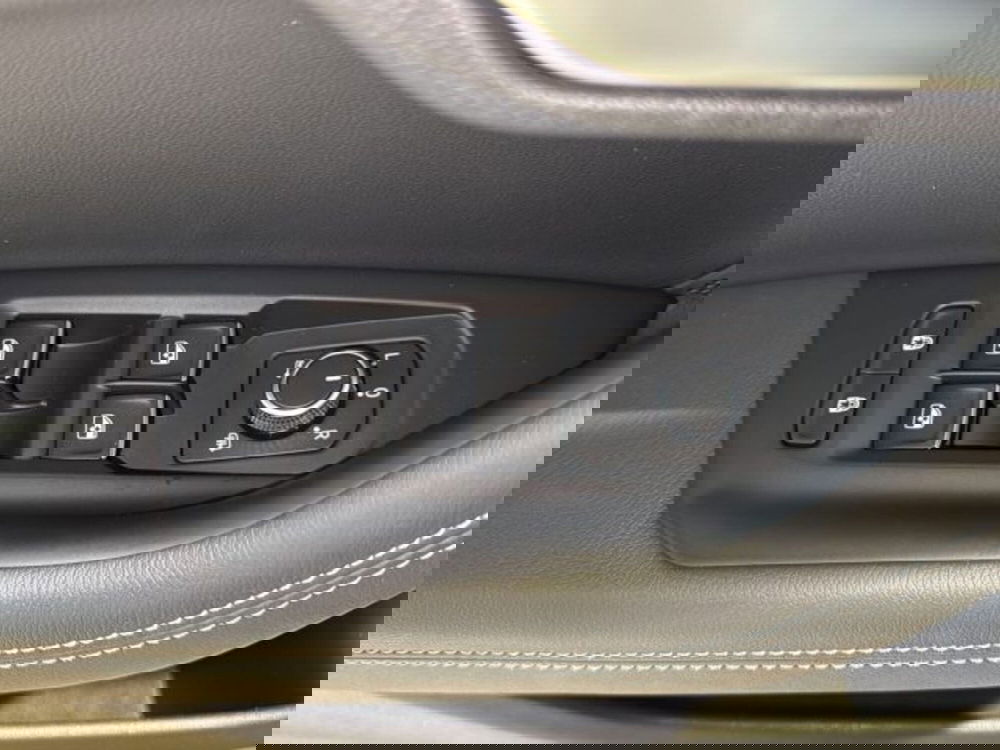 Volkswagen Touareg nuova a Vicenza (13)