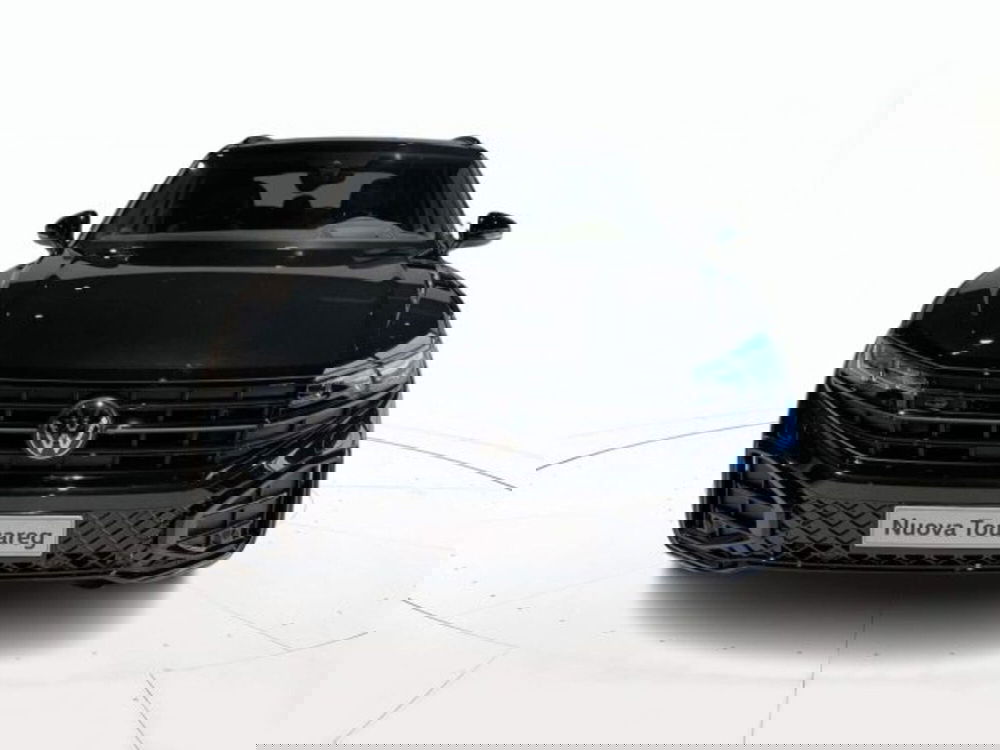 Volkswagen Touareg nuova a Vicenza (2)