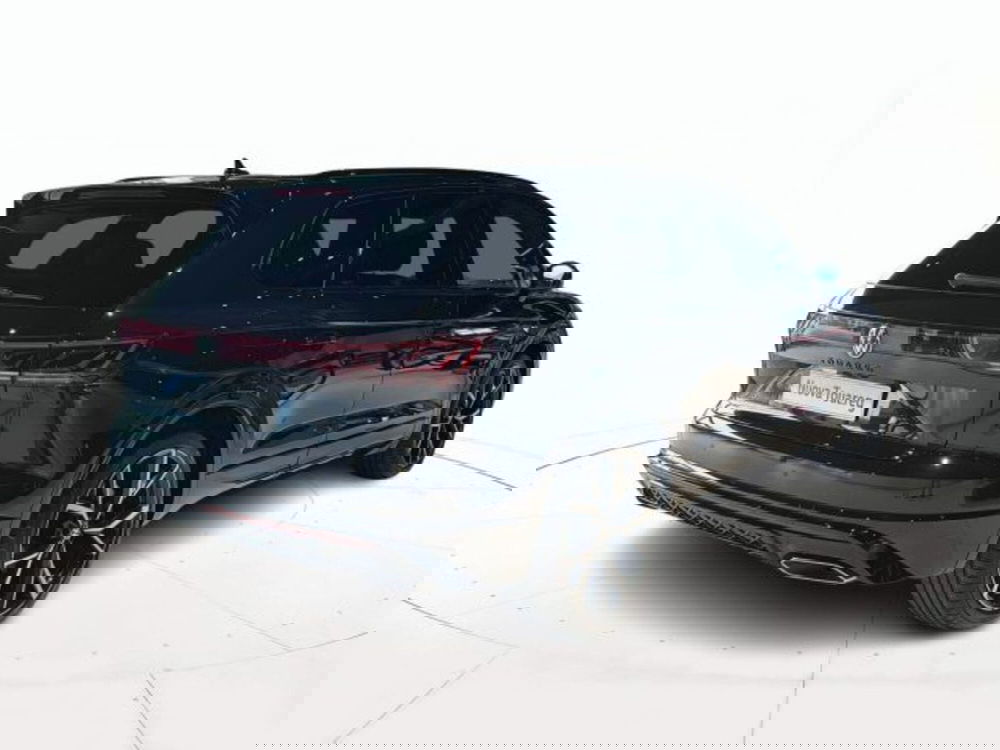 Volkswagen Touareg nuova a Vicenza (3)