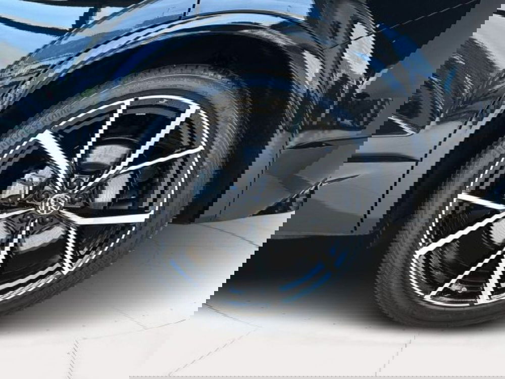 Volkswagen Touareg nuova a Vicenza (7)