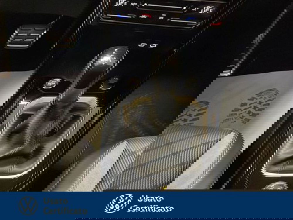 Volkswagen T-Roc nuova a Vicenza (11)