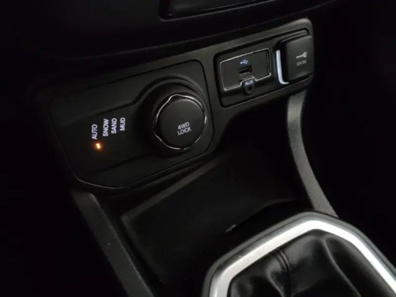 Jeep Renegade usata a Modena (16)
