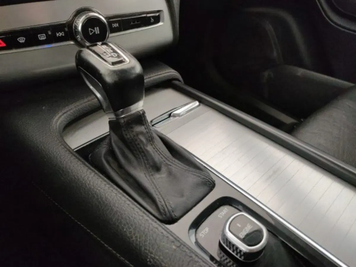 Volvo XC90 usata a Modena (14)