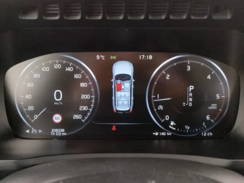 Volvo XC90 usata a Modena (19)