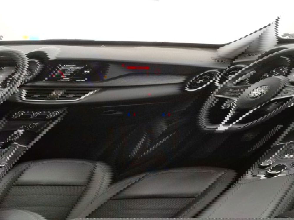 Alfa Romeo Stelvio usata a Modena (11)