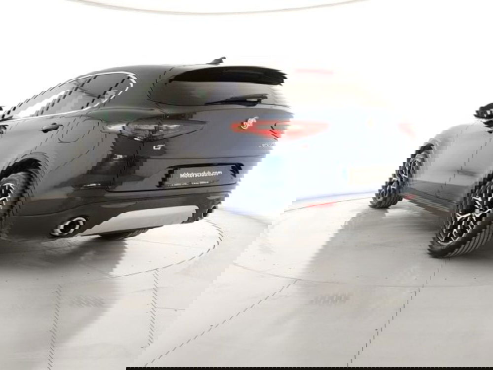 Alfa Romeo Stelvio usata a Modena (3)