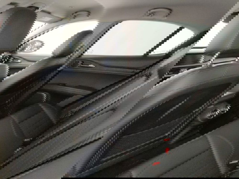 Alfa Romeo Stelvio usata a Modena (8)