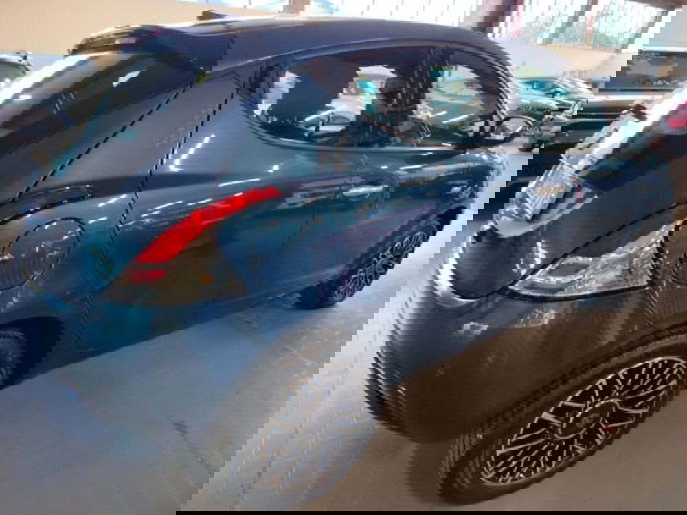 Lancia Ypsilon usata a Forlì-Cesena (6)