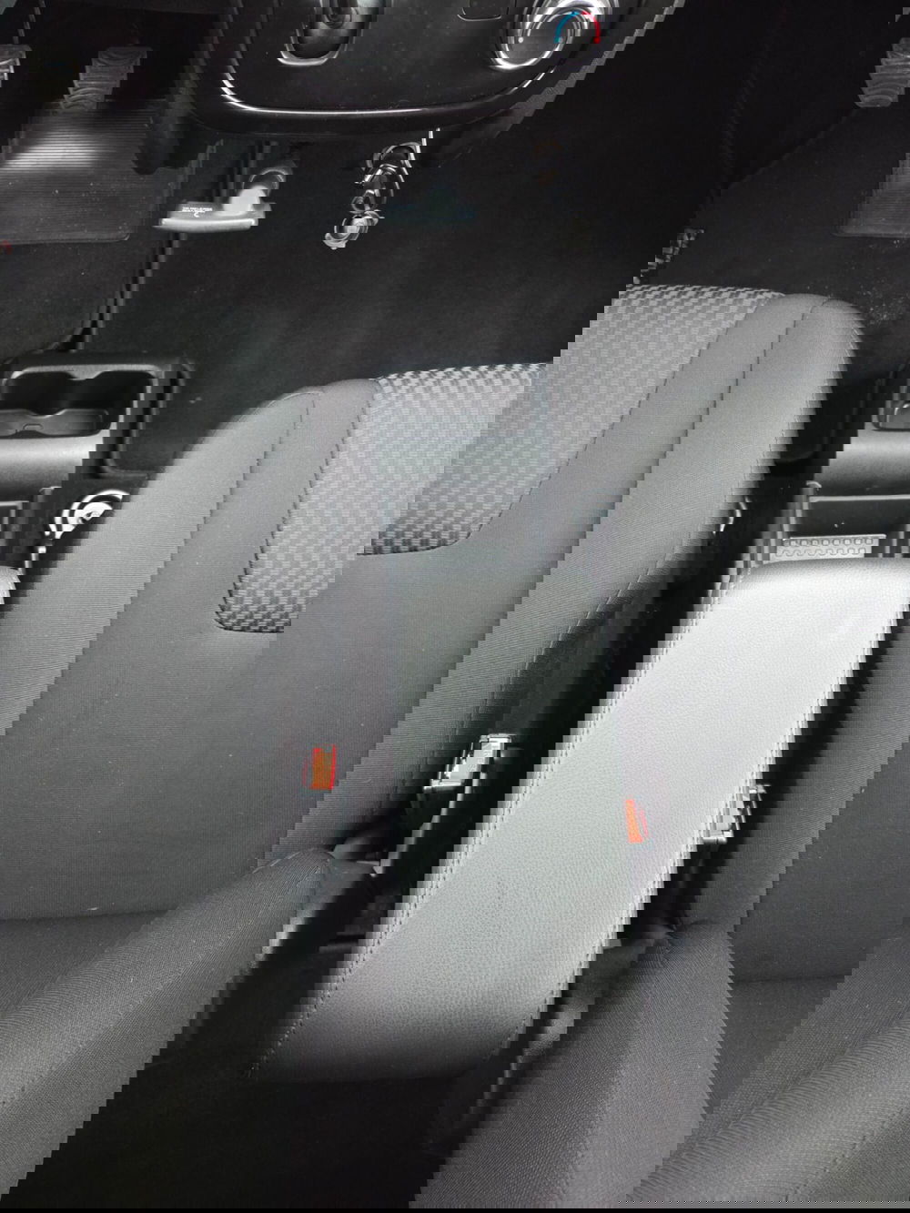 Mahindra KUV100 usata a Torino (18)