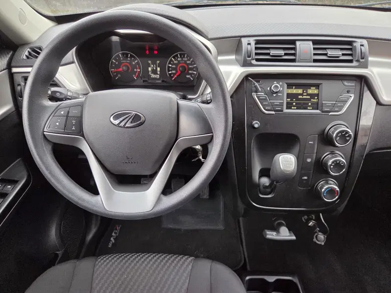 Mahindra KUV100 usata a Torino (8)