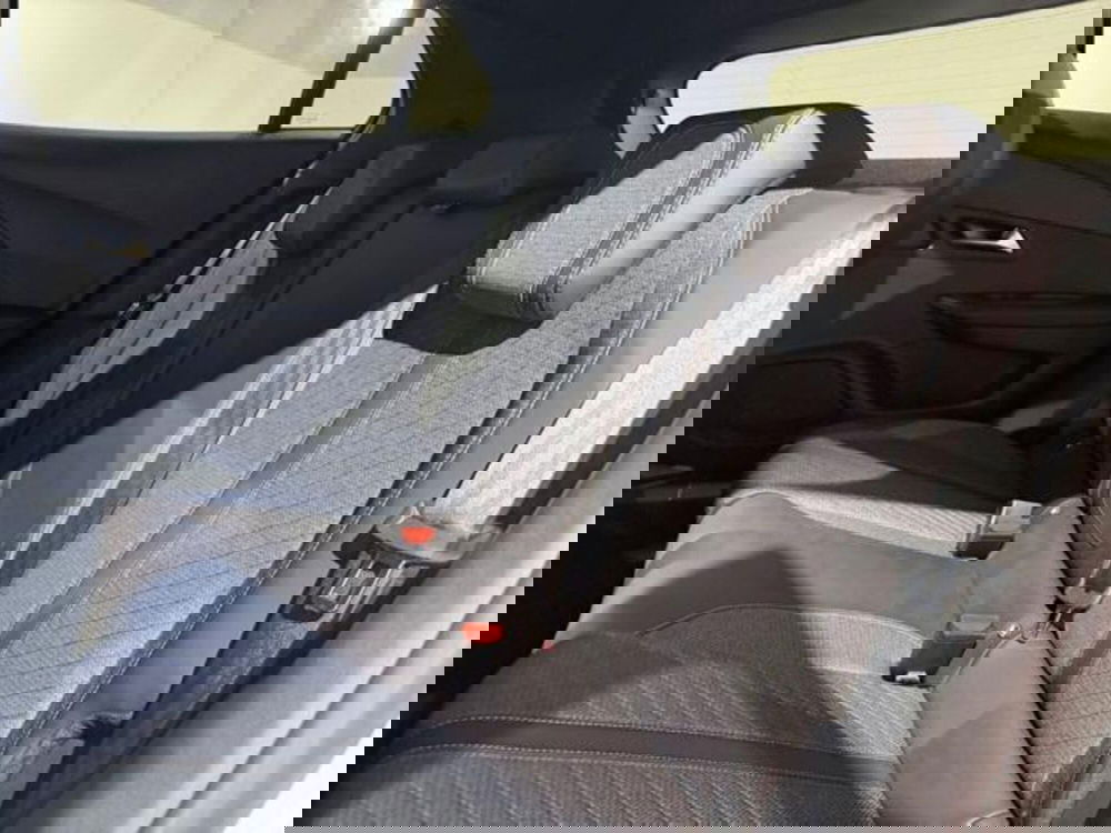 Peugeot 2008 nuova a Salerno (12)