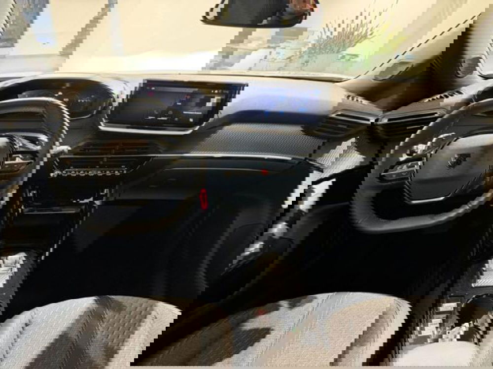 Peugeot 2008 nuova a Salerno (13)