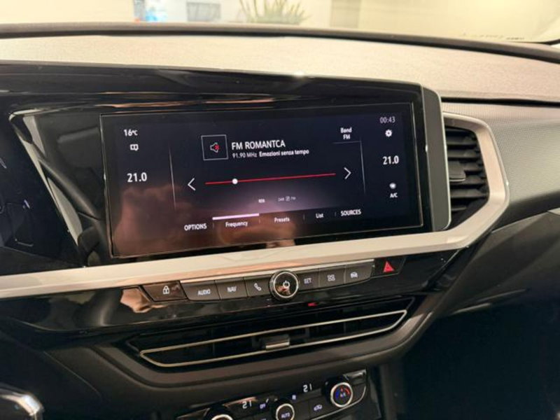Opel Grandland nuova a Salerno (16)