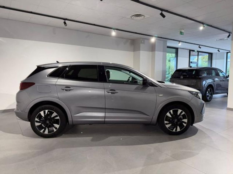 Opel Grandland nuova a Salerno (3)