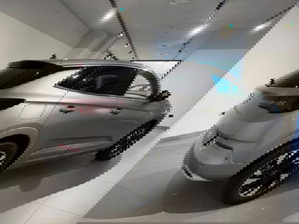 Opel Grandland nuova a Salerno (4)