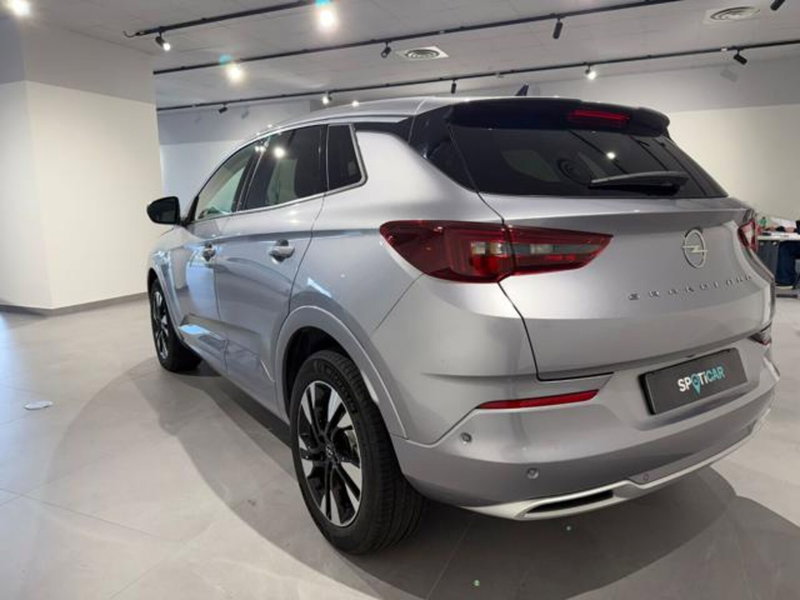 Opel Grandland nuova a Salerno (6)