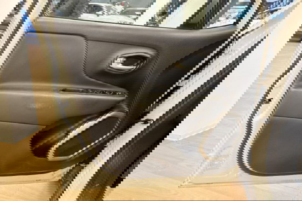 Jeep Renegade usata a Latina (12)