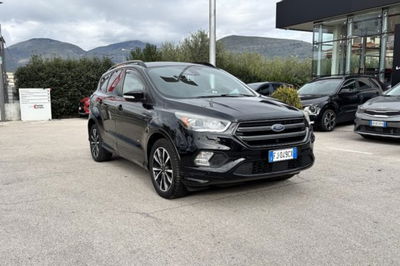 Ford Kuga 2.0 TDCI 150 CV S&amp;S 4WD ST-Line del 2017 usata a Fondi