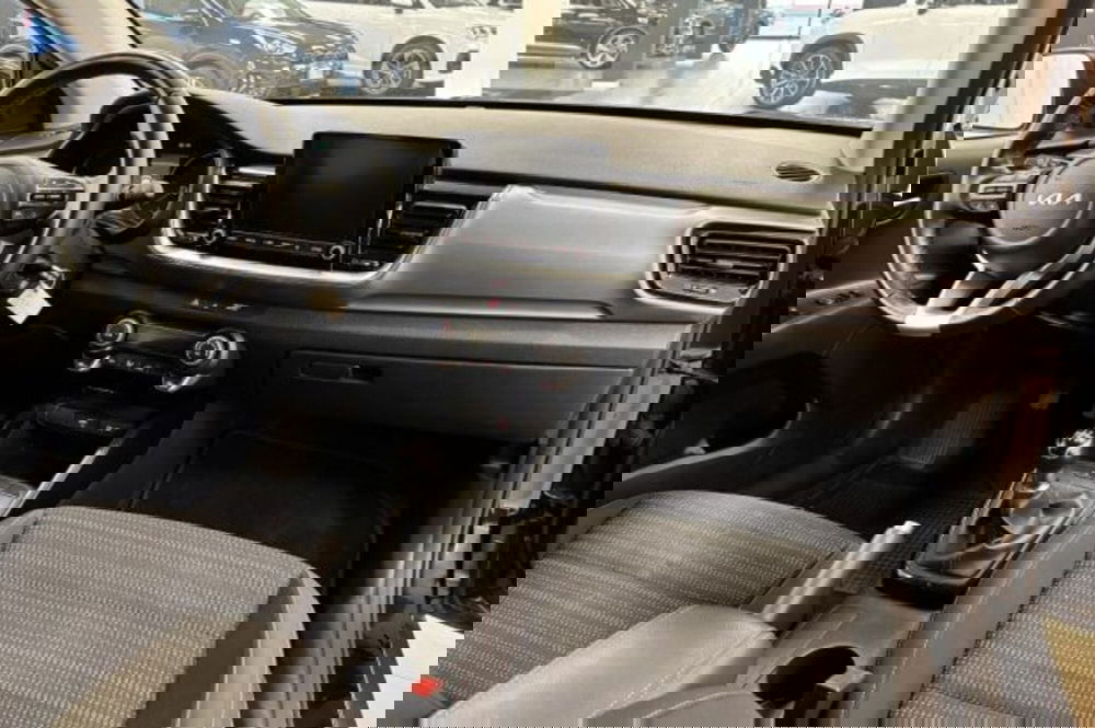 Kia Stonic usata a Latina (9)