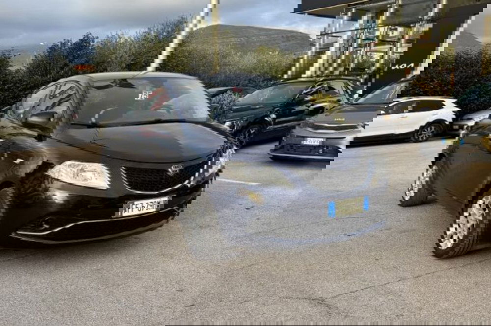 Lancia Ypsilon usata a Latina