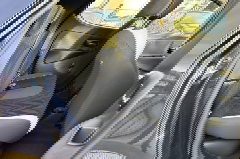 Lancia Ypsilon usata a Latina (10)