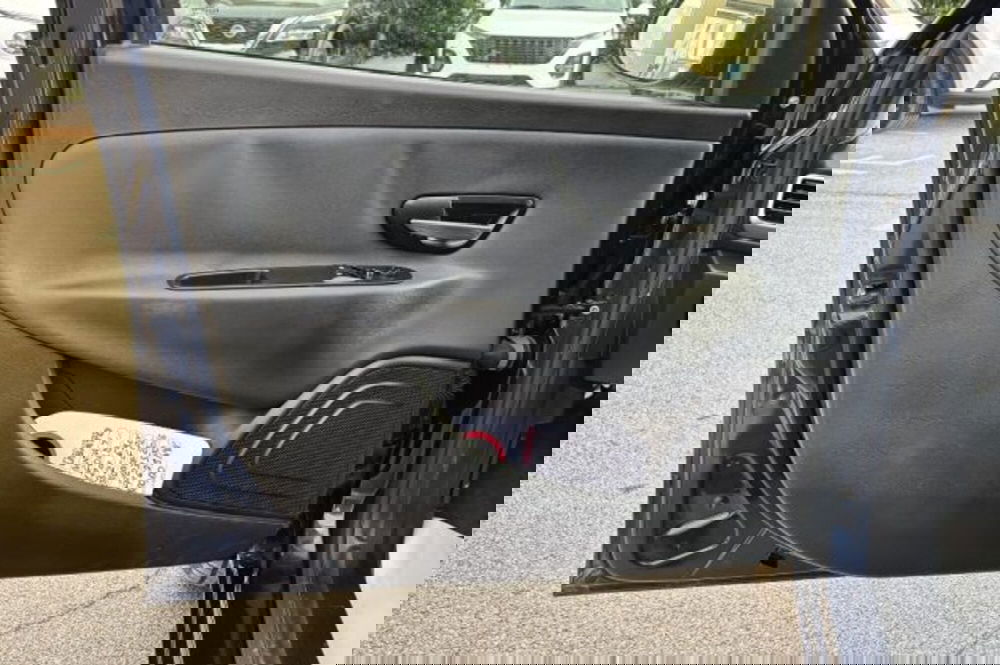 Lancia Ypsilon usata a Latina (12)