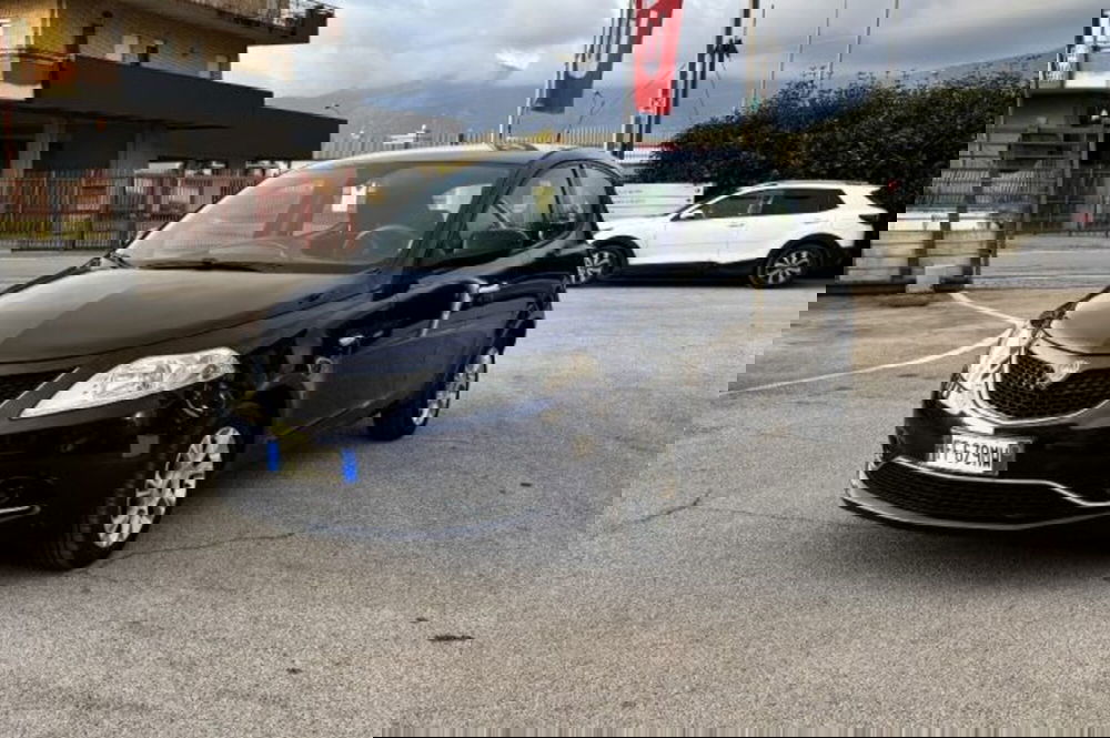 Lancia Ypsilon usata a Latina (3)