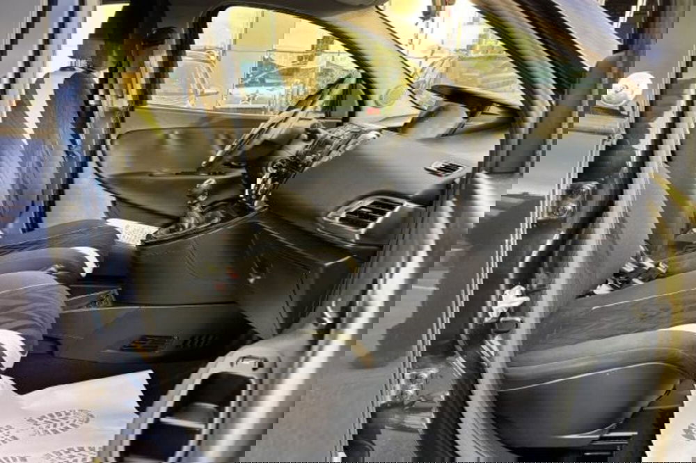 Lancia Ypsilon usata a Latina (8)