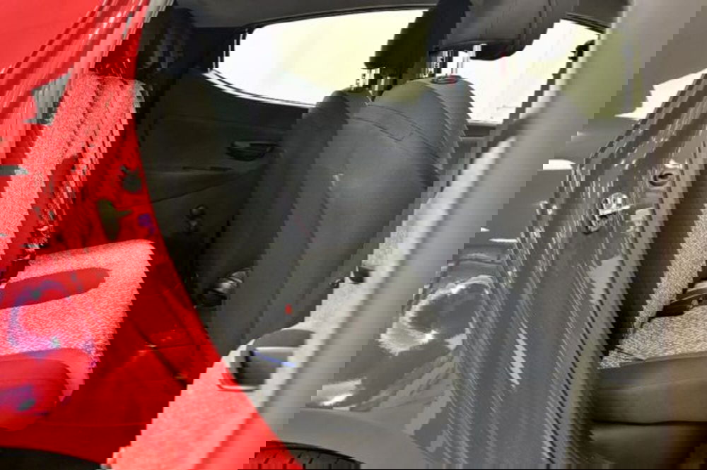 Lancia Ypsilon usata a Latina (10)