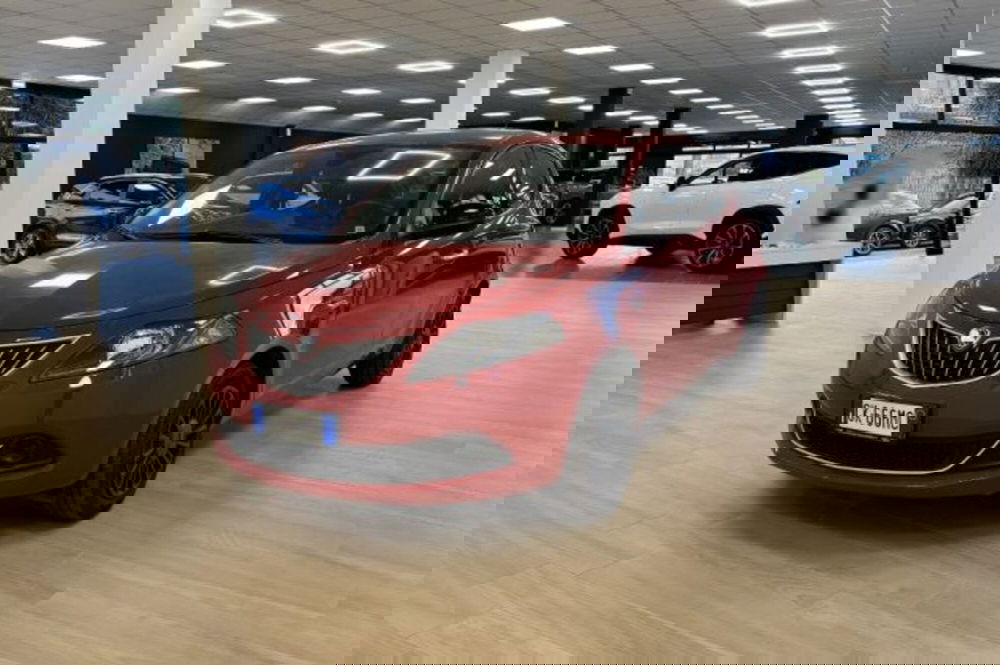 Lancia Ypsilon usata a Latina (3)