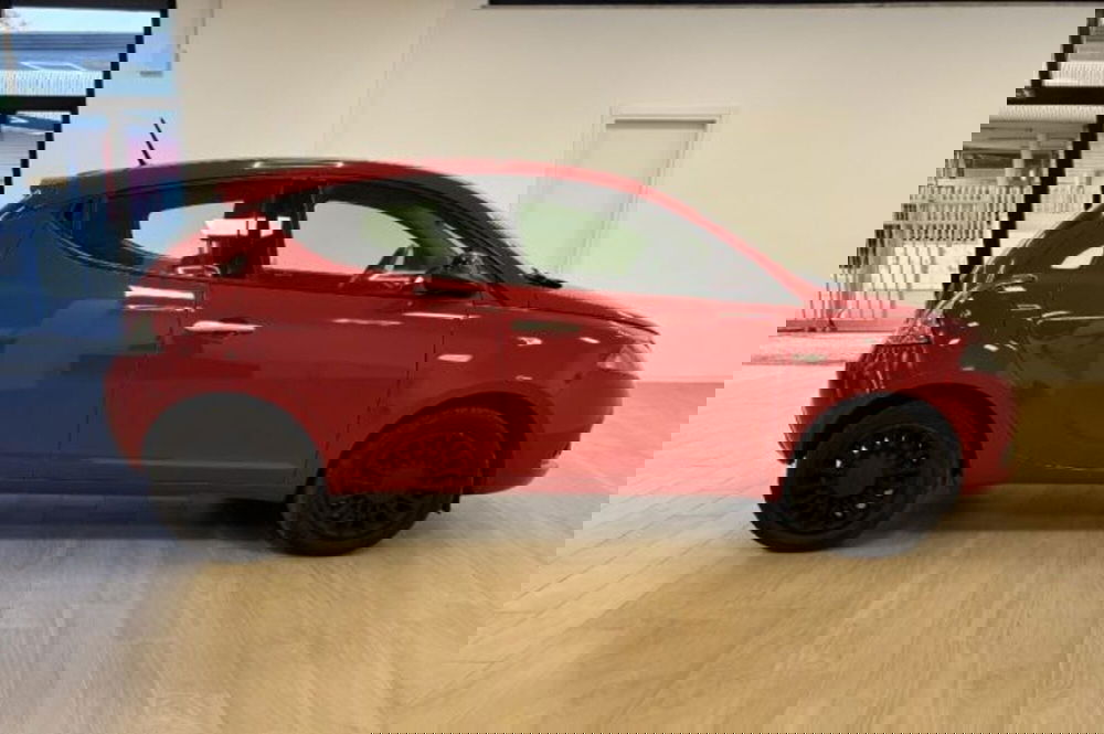 Lancia Ypsilon usata a Latina (4)