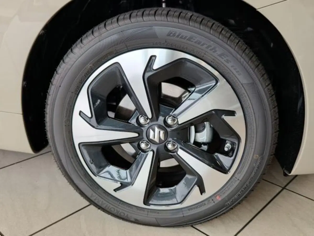 Suzuki Swift nuova a Varese (13)
