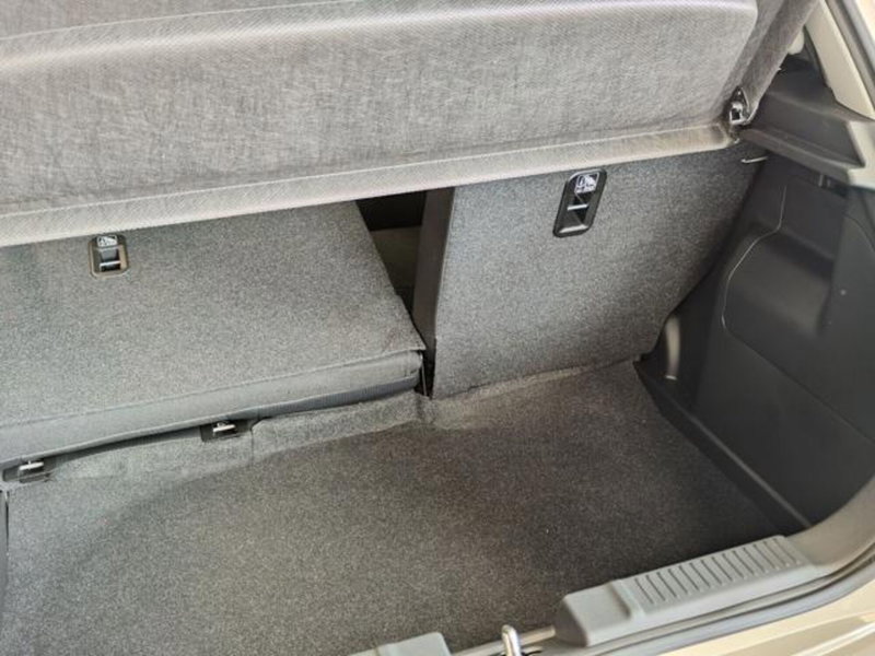 Suzuki Swift nuova a Varese (11)