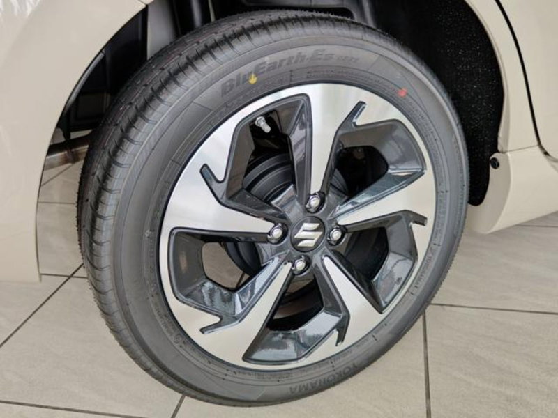 Suzuki Swift nuova a Varese (8)