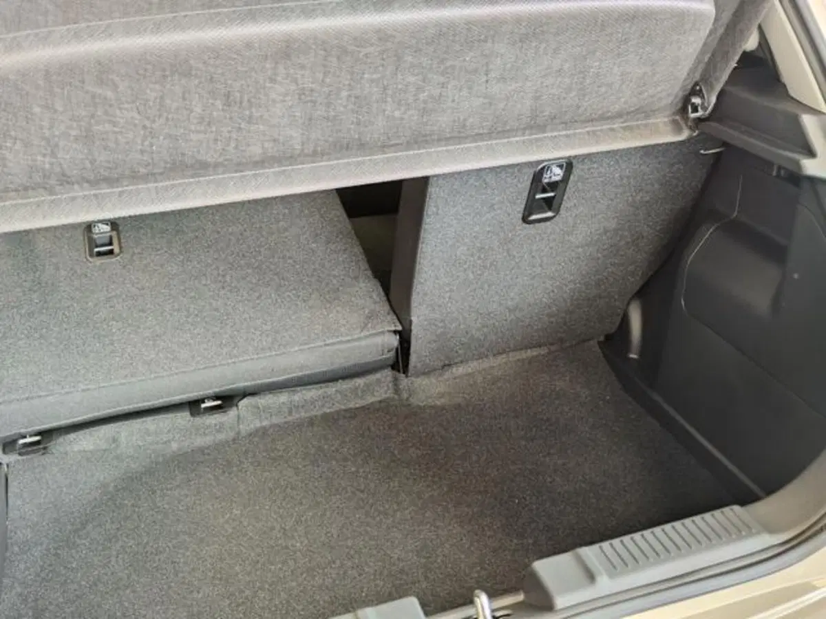 Suzuki Swift nuova a Varese (9)