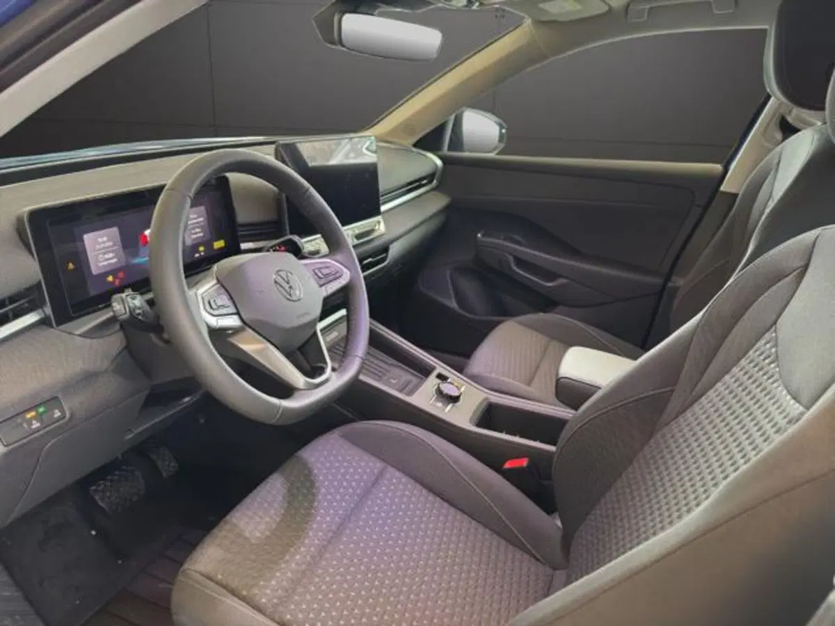 Volkswagen T-Roc nuova a Milano (11)