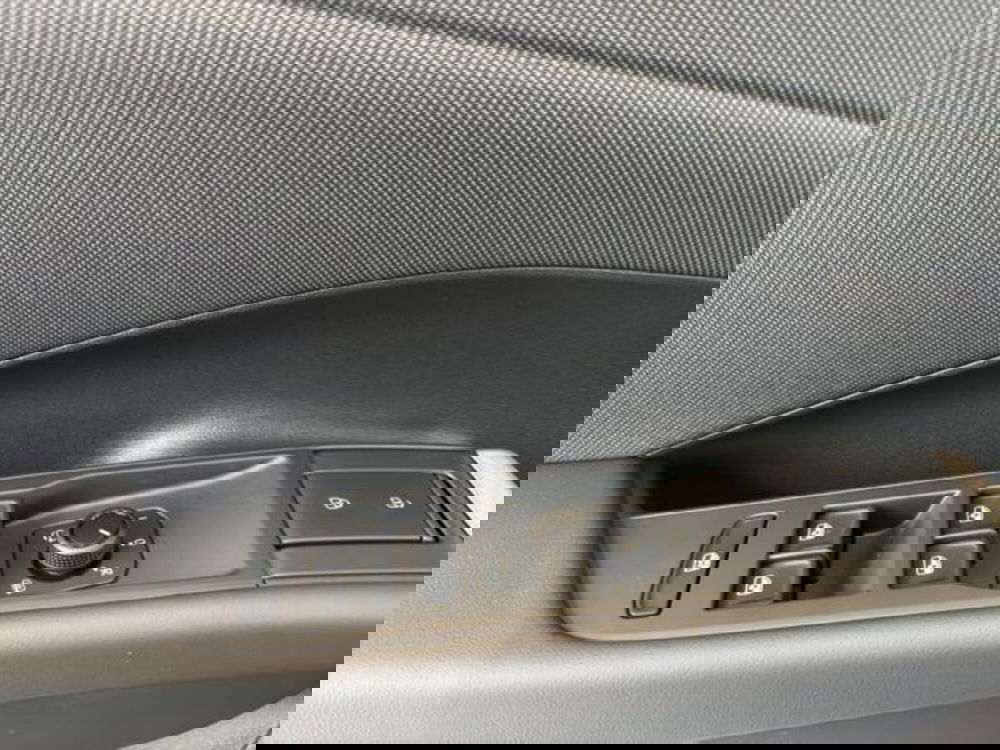 Volkswagen T-Roc nuova a Milano (12)