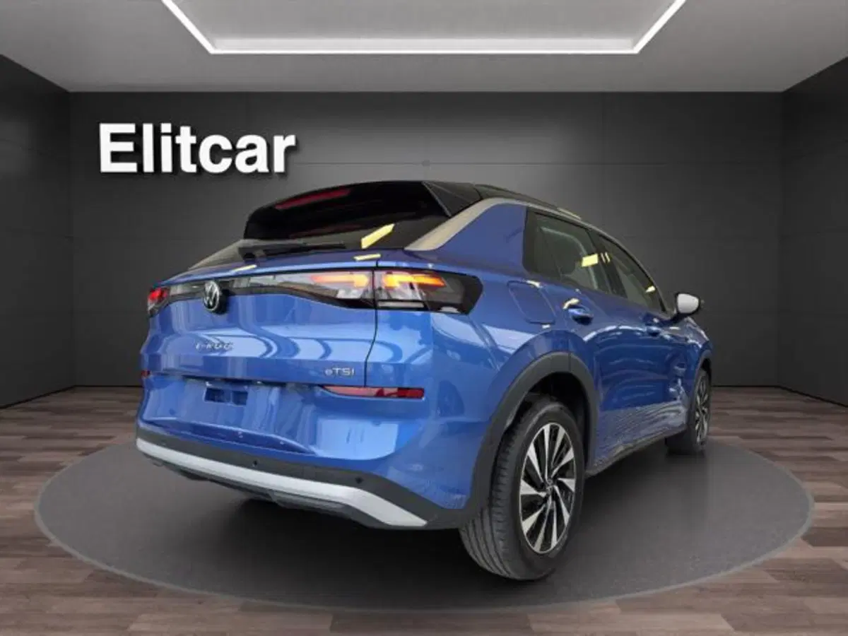 Volkswagen T-Roc nuova a Milano (4)