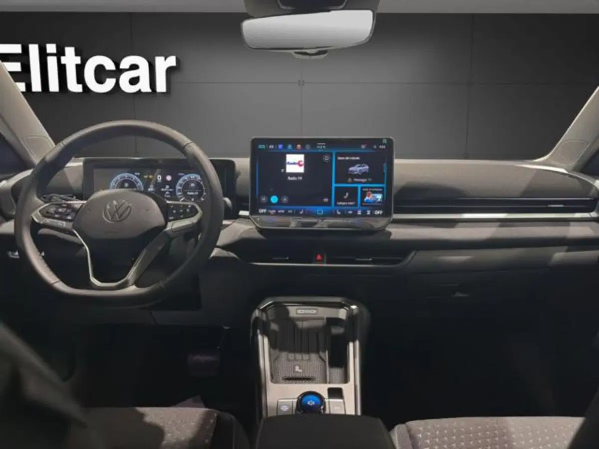 Volkswagen T-Roc nuova a Milano (7)