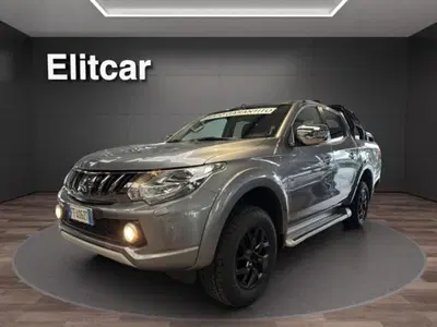 Mitsubishi L200 2.4 DI-D/154CV Double Cab Intense Navi MGN del 2019 usata a Magenta