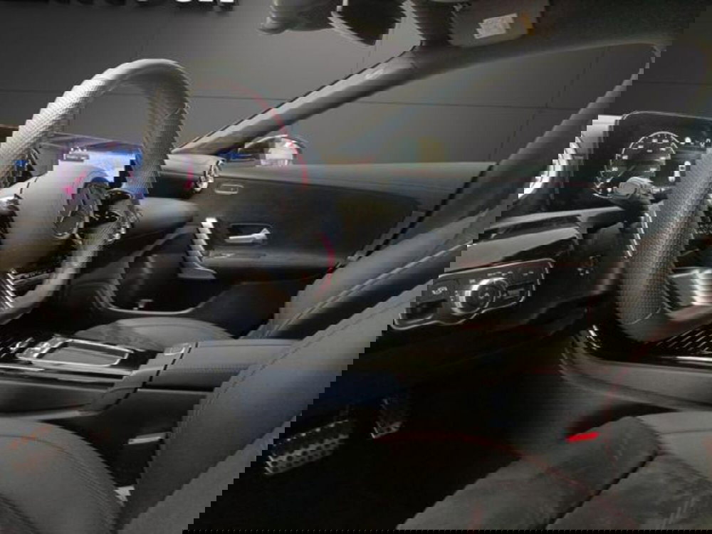 Mercedes-Benz CLA Shooting Brake usata a Milano (11)