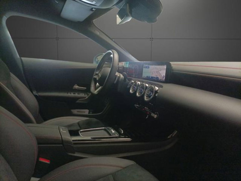 Mercedes-Benz CLA Shooting Brake usata a Milano (12)