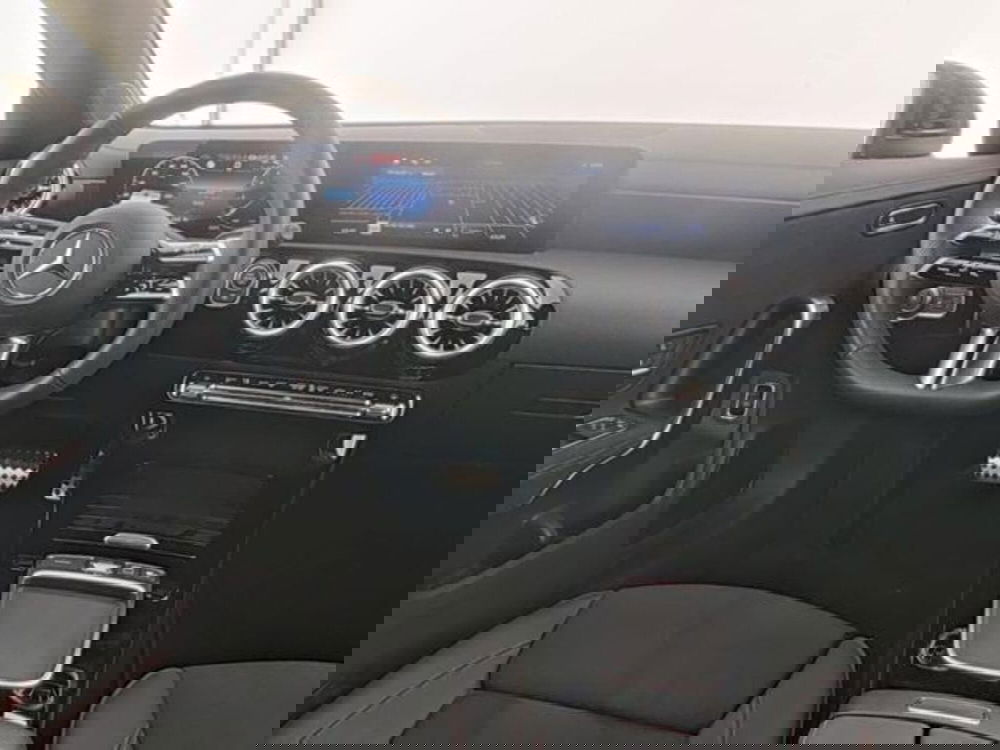 Mercedes-Benz CLA Shooting Brake usata a Milano (5)