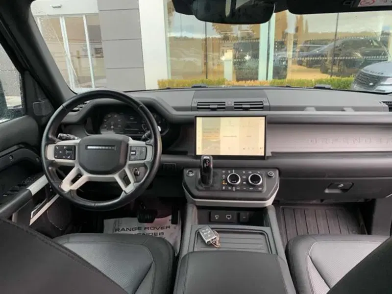 Land Rover Defender usata a Lucca (10)