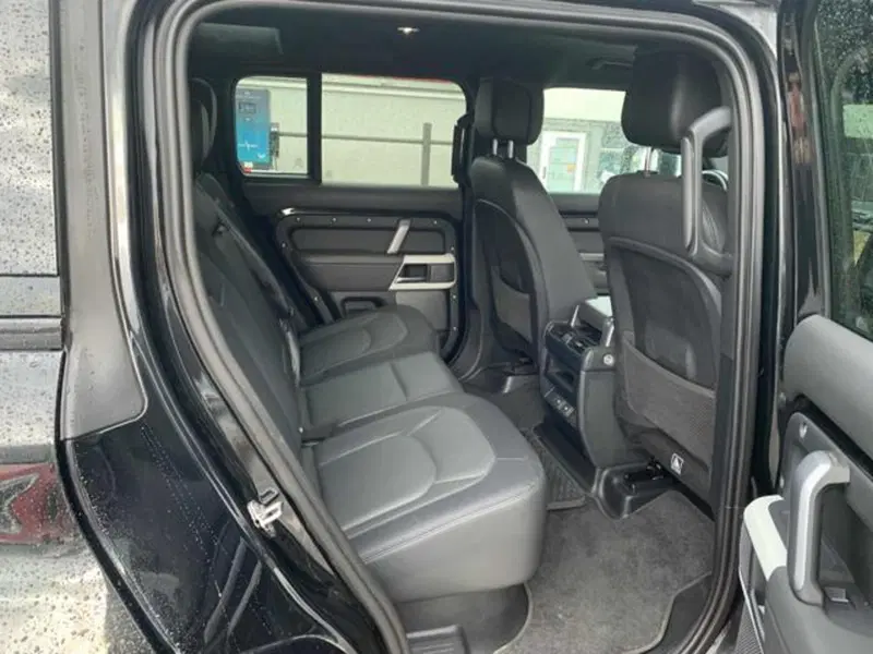 Land Rover Defender usata a Lucca (11)